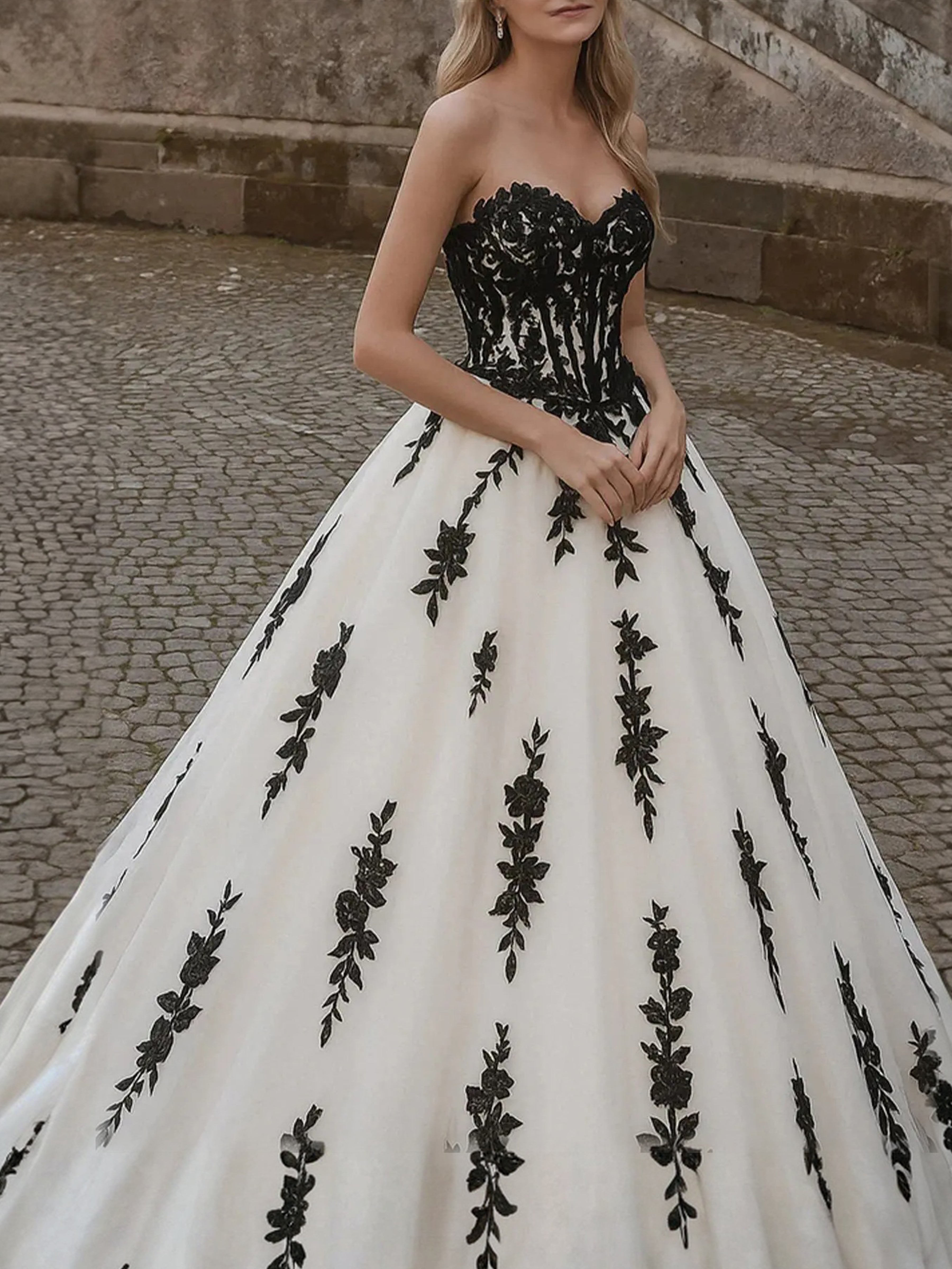 ROVDESY Strapless Sweetheart Black Floral Lace Ball Gown Wedding Dress With Bow