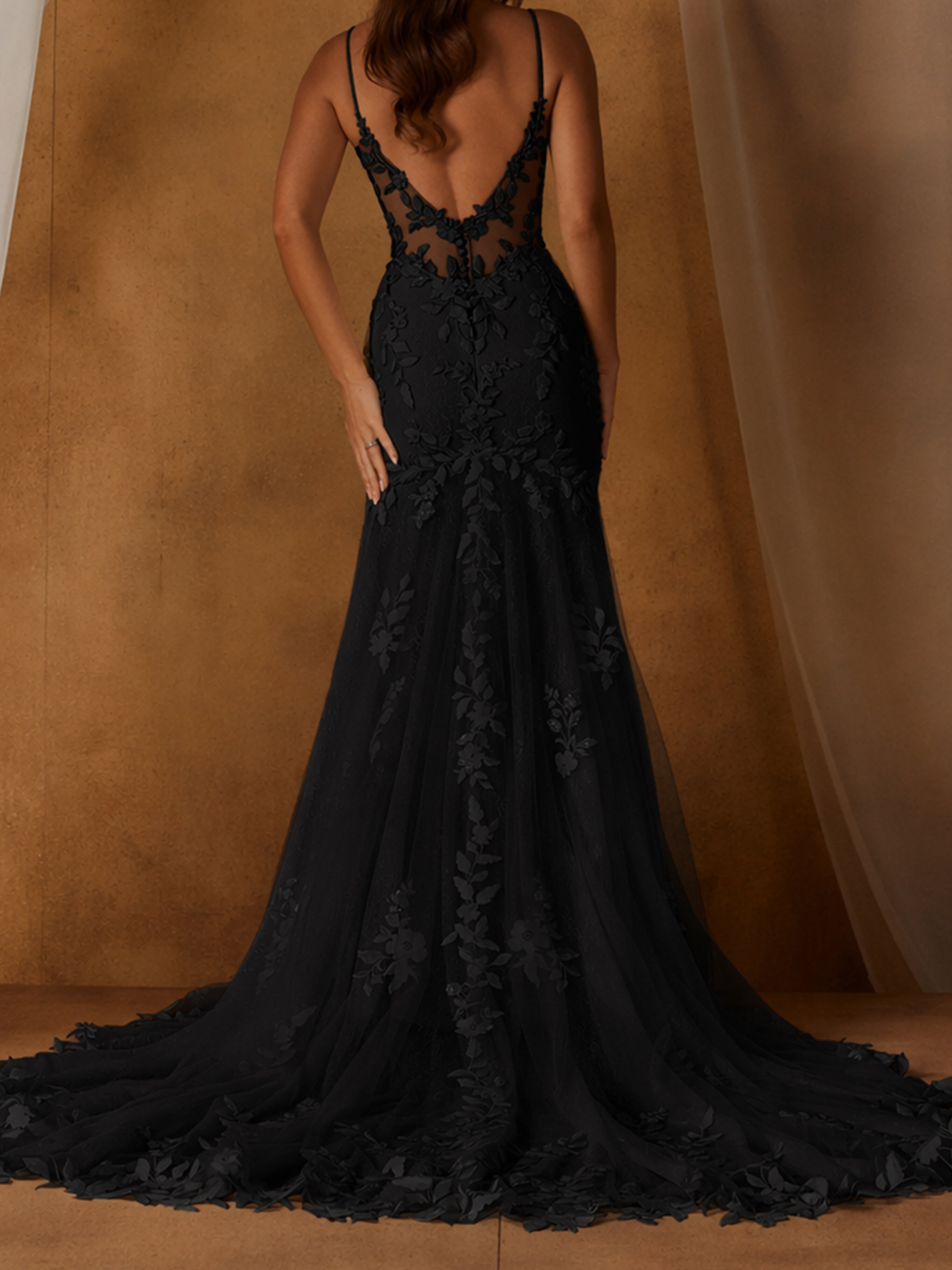 ROVDESY  Spaghetti Strap Deep V Neck Floral Lace Mermaid Wedding Dress Bridal Gown