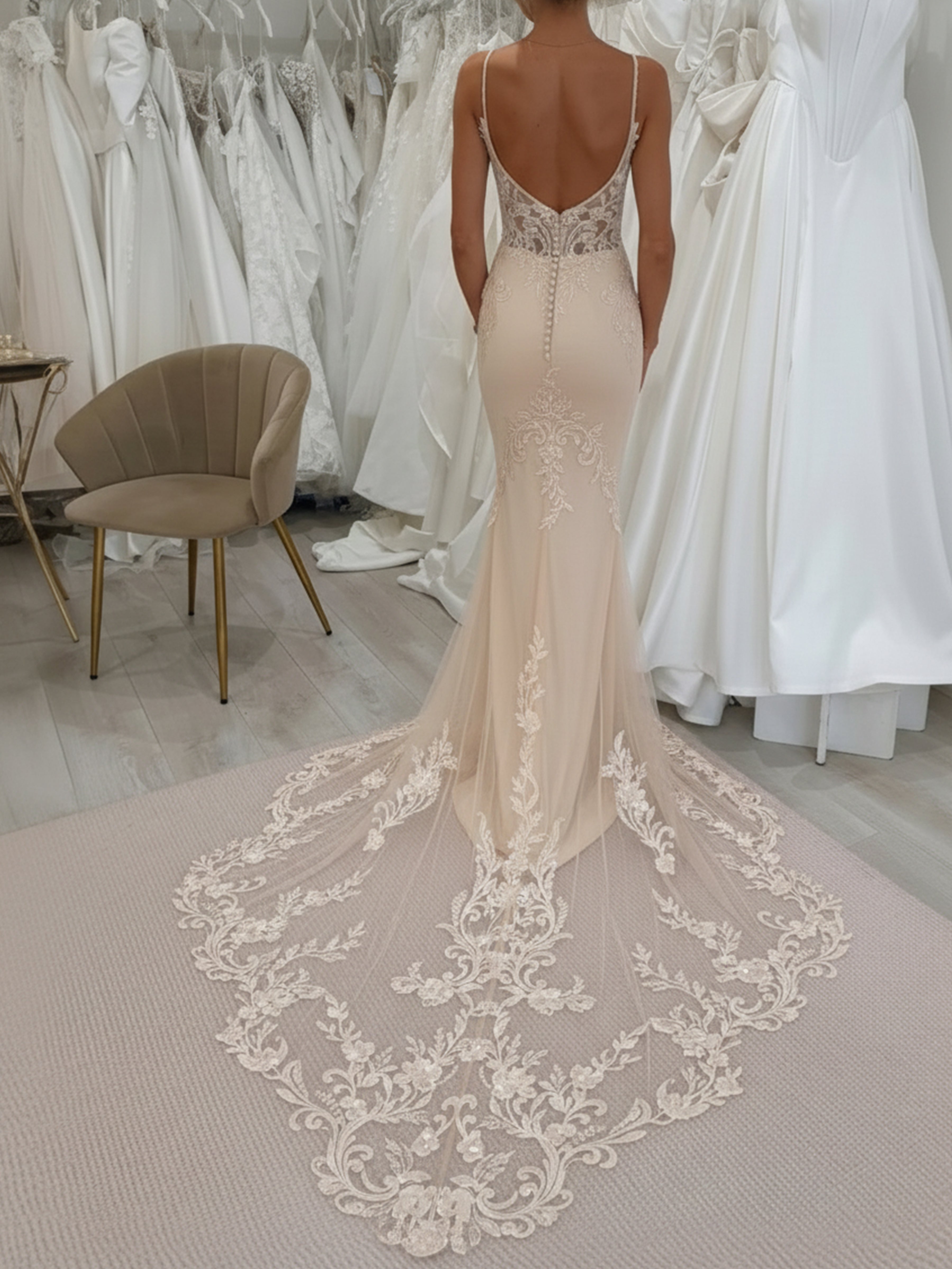 ROVDESY Spaghetti Straps Deep V Neck Lace Mermaid Wedding Dress Bridal Gown