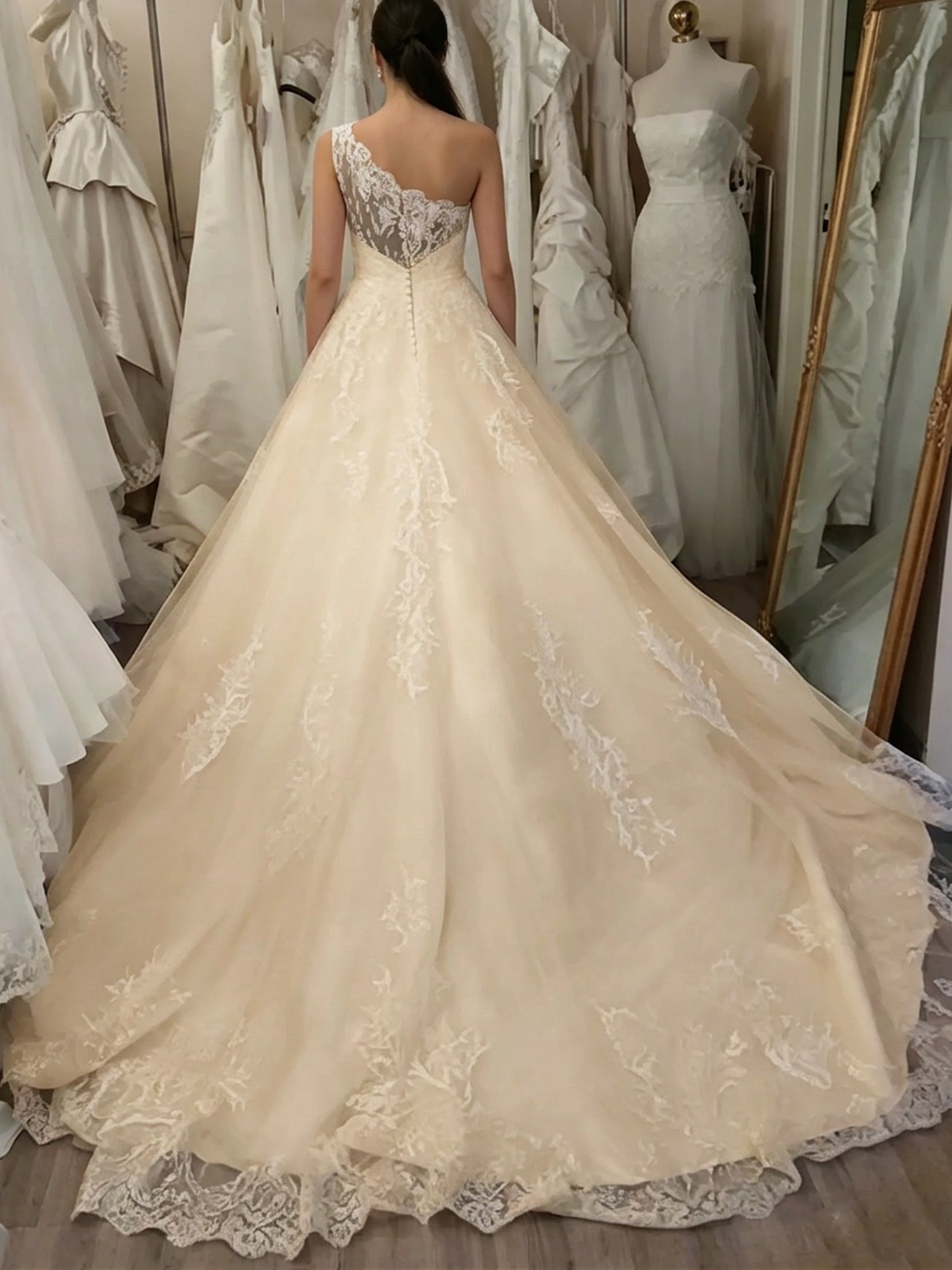 ROVDESY  One Shoulder Lace A-Line Tulle Wedding Dress Bridal Gown